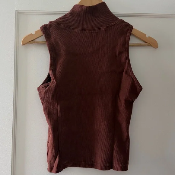 Big Bud Press Sleeveless Essential Turtleneck - Fudgesicle Brown XS - Picture 2 of 3
